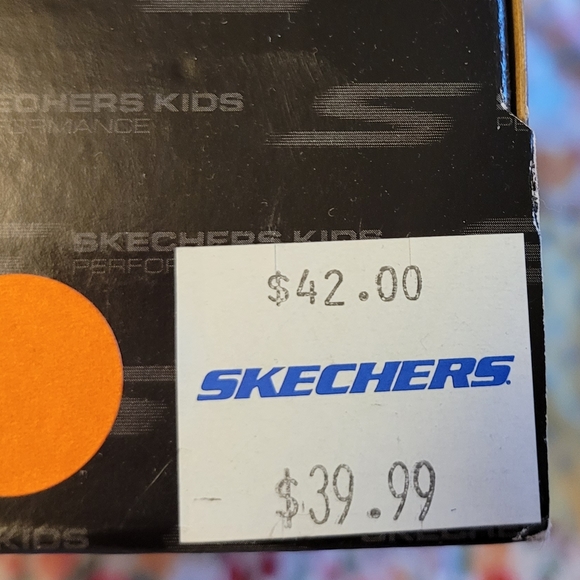 New In Box Sketchers go run fast shoe - Picture 3 of 6